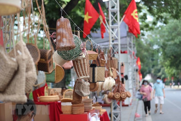 Festival der Geschenkartikel als Mitbringsel aus Hanoi - ảnh 1