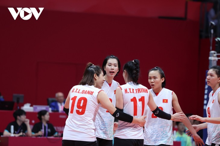 Vietnamesische Volleyballmannschaft der Frauen siegt gegen nordkoreanische Mannschaft - ảnh 1