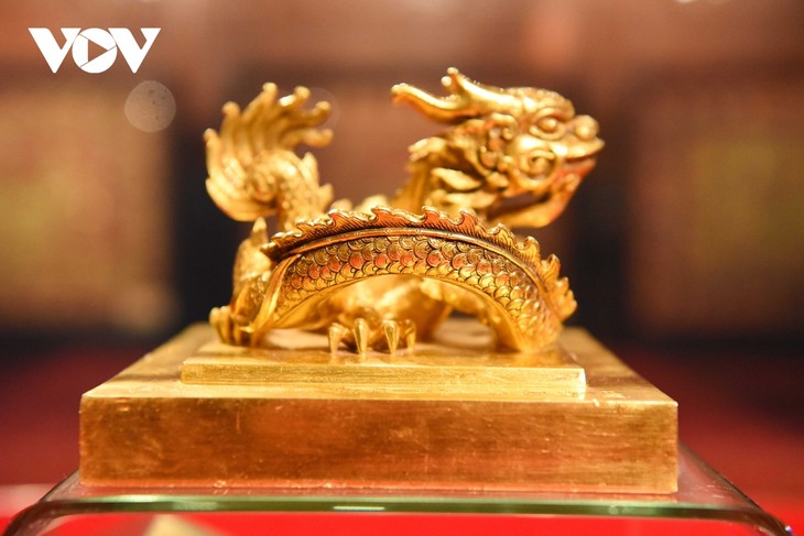 Goldenes Siegel “Hoang de Chi Bao” im Hoang Gia Nam Hong-Museum - ảnh 1