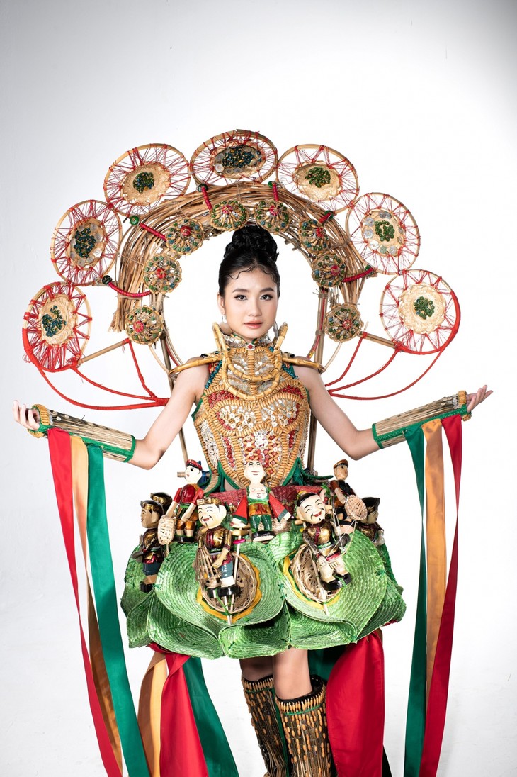 Miss Eco International Nguyen Thanh Ha als Botschafterin der Tourismuswoche in Ho Chi Minh Stadt  - ảnh 1