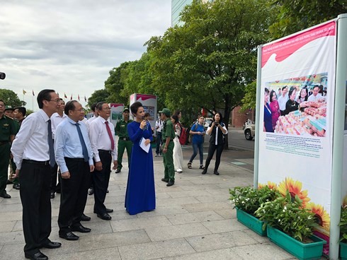 Ho Chi Minh주석의 애국 호소의 날 70주년에 즈음하여 기념전시회 - ảnh 1