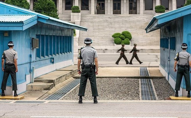 한국, 조선, 유엔 사령부의 첫 번째 삼자회의 - ảnh 1