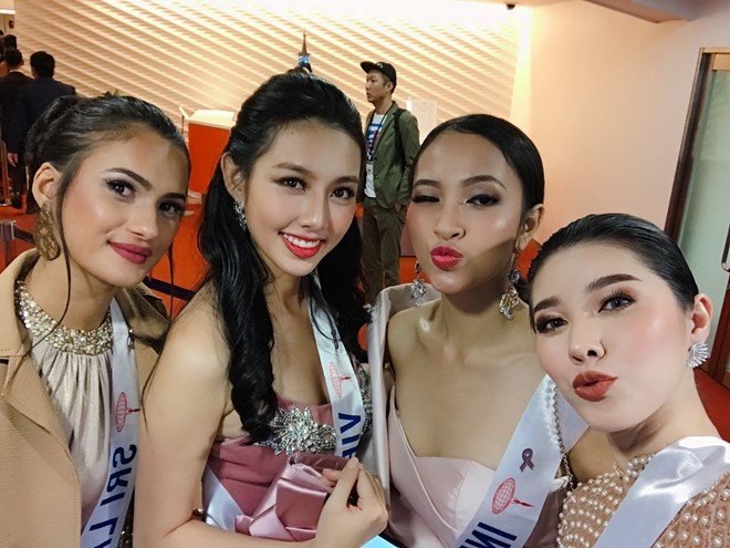 베트남; Miss International 개막식에서 가장 아름다운 야회복 Top 10 진출 - ảnh 1