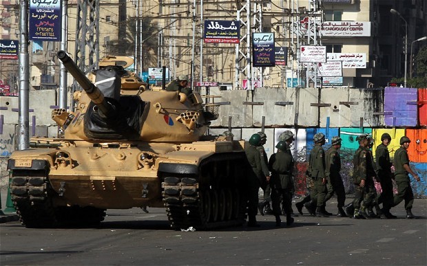 Egypt army gets temporary power to arrest  - ảnh 1