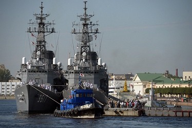 Japanese warships visit Russia for the first time - ảnh 1