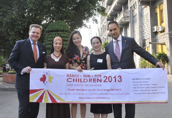 71 thousand USD collected for poor children  - ảnh 1