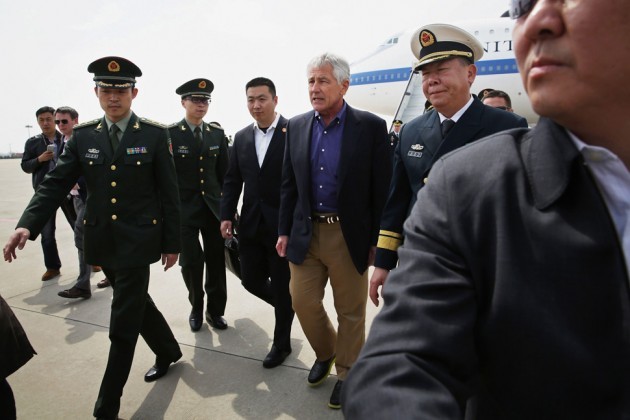US Secretary of Defense visits Chinese aircraft carrier - ảnh 1