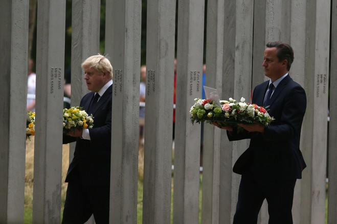 UK commemorates 10th anniversary of July 7 bombings in London - ảnh 1