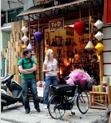 Hacer compras en el Casco Viejo de Hanoi - ảnh 2