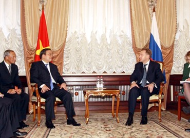 Firman documentos de cooperación bilateral Vietnam y Rusia - ảnh 1