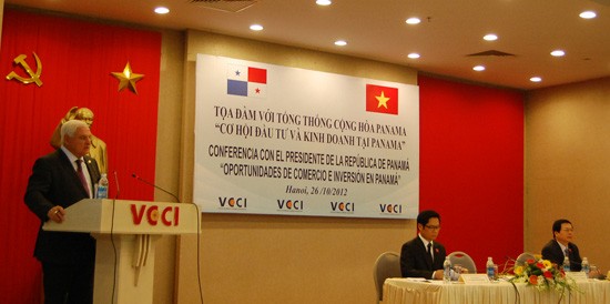 Finaliza presidente panameño Ricardo Martinelli visita oficial a Vietnam - ảnh 1