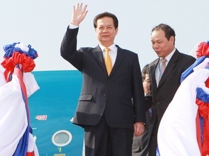 Vietnam aporta activamente a XXI Cumbre de ASEAN  - ảnh 2