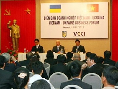 Premier ucraniano concluye visita a Vietnam - ảnh 2