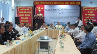 Prosiguen actividades del máximo dirigente de Laos en visita oficial en Vietnam - ảnh 1