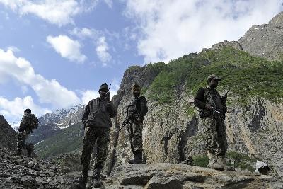 Intercambian disparos soldados de Pakistán e India  - ảnh 1
