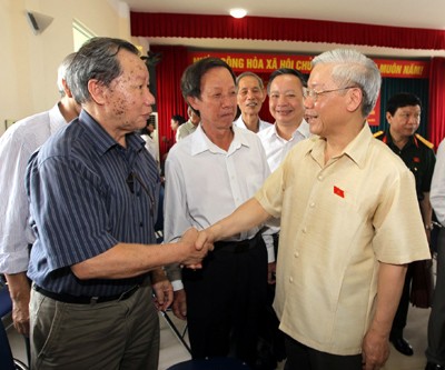 El líder partidista se reúne con electores de distrito de Ba Dinh - ảnh 1
