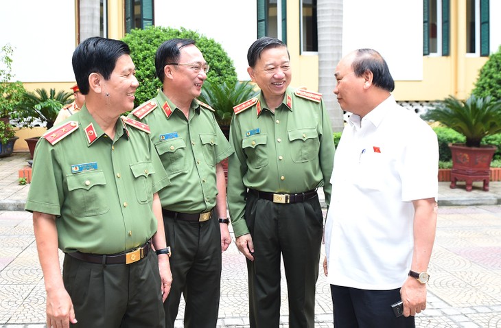 Premier vietnamita urge protección de seguridad económica - ảnh 1