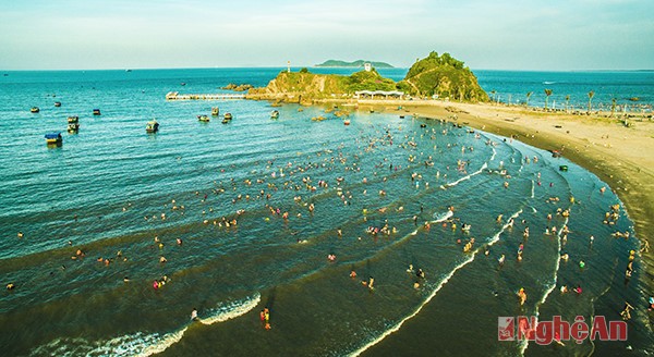 Playa de Cua Lo, zona de descanso atractivo en Nghe An - ảnh 1