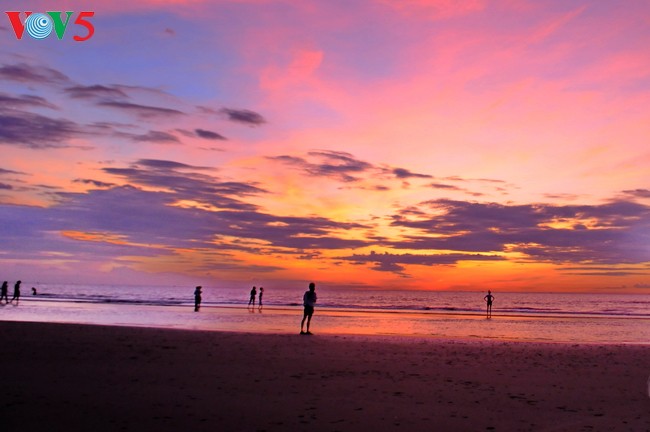 Playa de Cua Lo, zona de descanso atractivo en Nghe An - ảnh 2