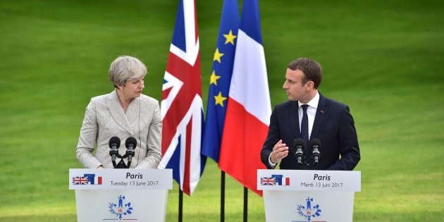 Theresa May y Emmanuel Macron se reúnen para hablar del Brexit - ảnh 1