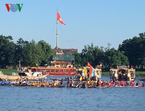   Celebran muchas actividades culturales y artísticas con motivo del Día Nacional de Vietnam - ảnh 1