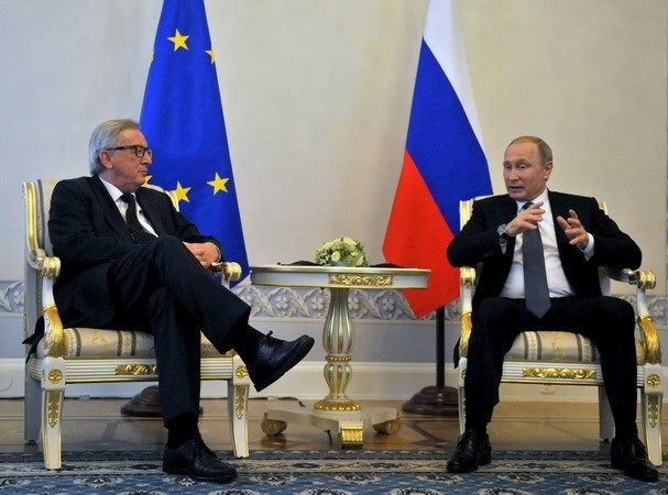 Jefe de Comisión Europea insta a Putin a cooperar con seguridad de Europa - ảnh 1