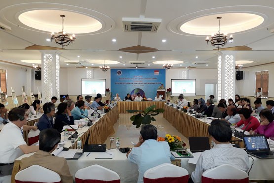 Quang Tri celebra una conferencia sobre solidaridad y paz mundial - ảnh 1