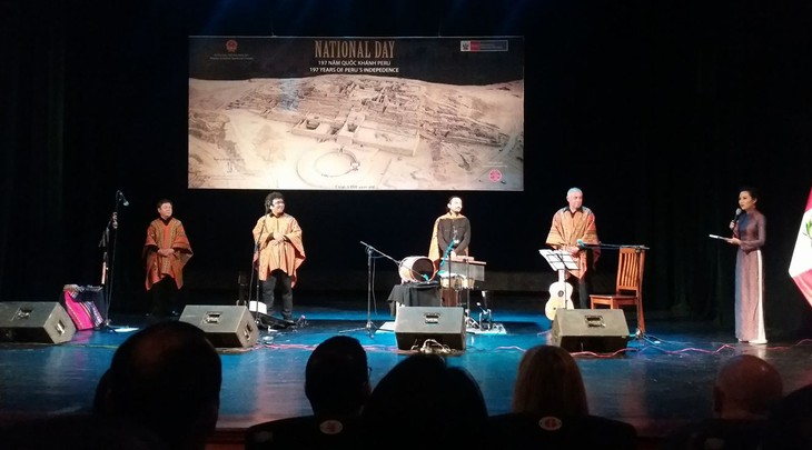 Presentan al público vietnamita música tradicional andina de Perú - ảnh 1