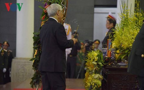 Efectúan acto fúnebre en memoria del presidente vietnamita Tran Dai Quang - ảnh 3