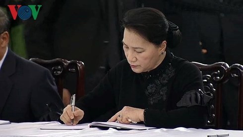 Efectúan acto fúnebre en memoria del presidente vietnamita Tran Dai Quang - ảnh 4