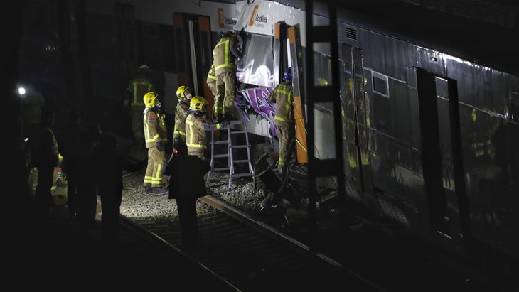 Choque de trenes en España: al menos un muerto y 95 heridos - ảnh 1