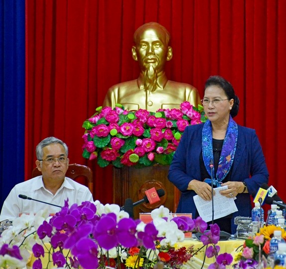 Líder parlamentaria de Vietnam trabaja en Kon Tum - ảnh 1