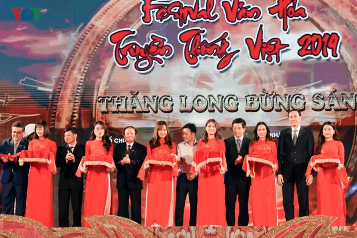 Divulgan la quintaesencia cultural de Vietnam a amigos internacionales - ảnh 1