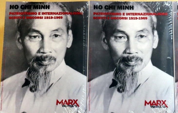Publican un libro de las obras escritas de Ho Chi Minh en Italia - ảnh 1