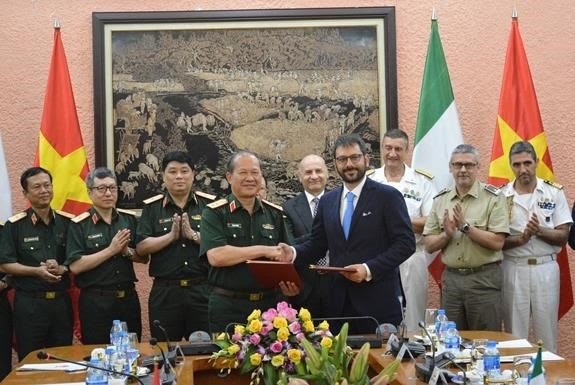 Celebran tercer Diálogo de Políticas de Defensa Vietnam-Italia - ảnh 1