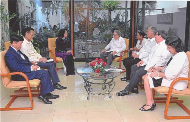 Vicepresidenta vietnamita se reúne con altos dirigentes de Cuba - ảnh 1