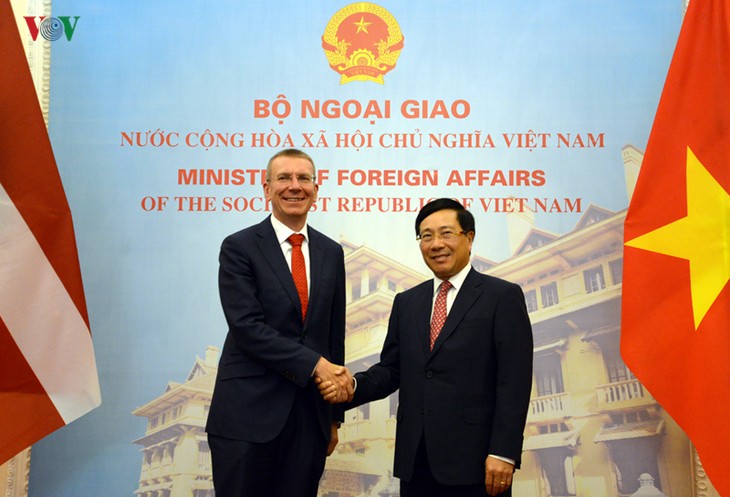 Vicepremier vietnamita recibe al ministro de Exteriores de Letonia - ảnh 1