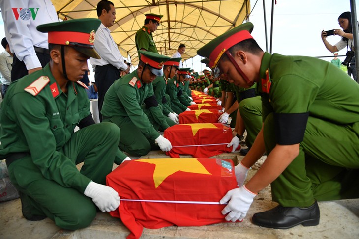 Honran a soldados vietnamitas sacrificados en campos de batalla de Camboya y Laos - ảnh 1