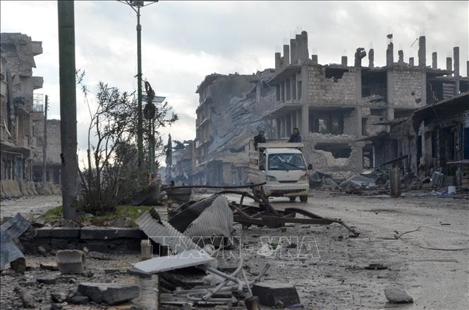 Continúa ofensiva del Ejército sirio contra terrorismo en Idlib - ảnh 1