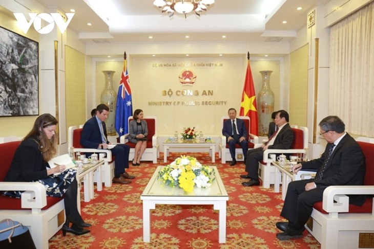 Ministro de Seguridad Pública de Vietnam se reúne con la embajadora de Australia en el país - ảnh 1