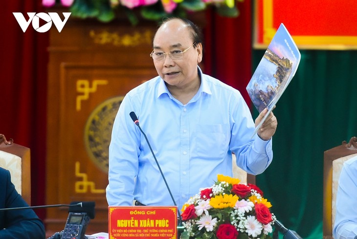 Premier vietnamita orienta el desarrollo socioeconómico en Phu Yen - ảnh 1
