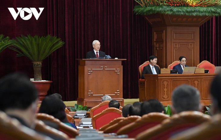 Periodista chino destaca artículo del máximo líder político de Vietnam sobre el socialismo - ảnh 1