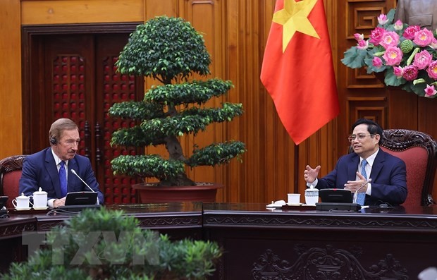 Premier vietnamita propone a empresa de Estados Unidos apoyar a Vietnam Airlines - ảnh 1