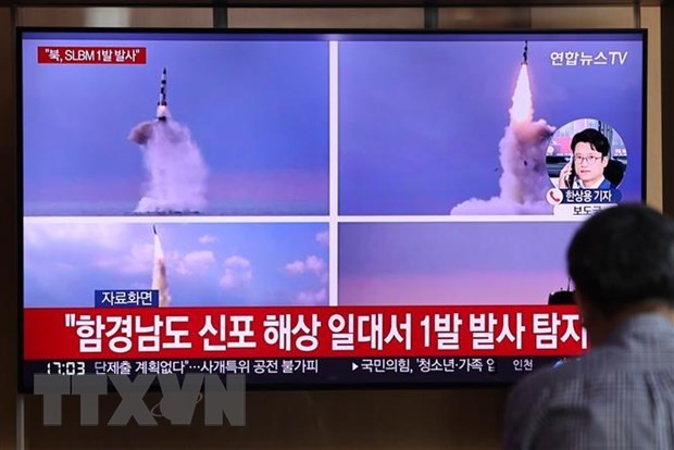 Corea del Norte lanza misiles balísticos de corto alcance al mar de Japón - ảnh 1