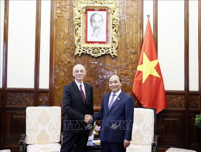 Presidente de Vietnam recibe a embajadores de Croacia y Senegal - ảnh 1
