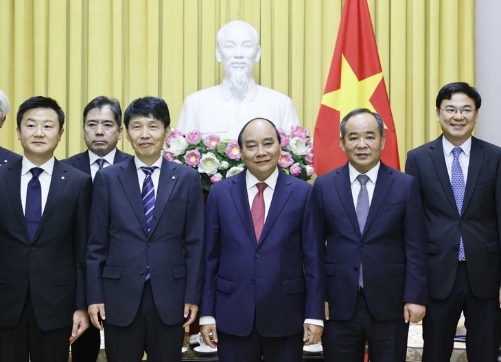 Presidente vietnamita recibe al gobernador de la prefectura japonesa de Gunma - ảnh 1