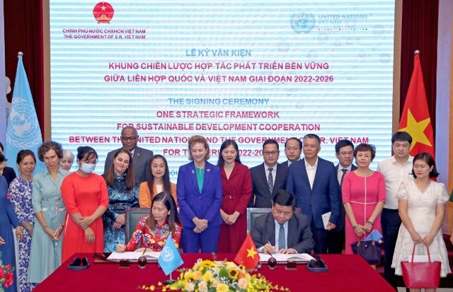 Vietnam y ONU firman un Marco Estratégico de Cooperación para el Desarrollo Sostenible - ảnh 1