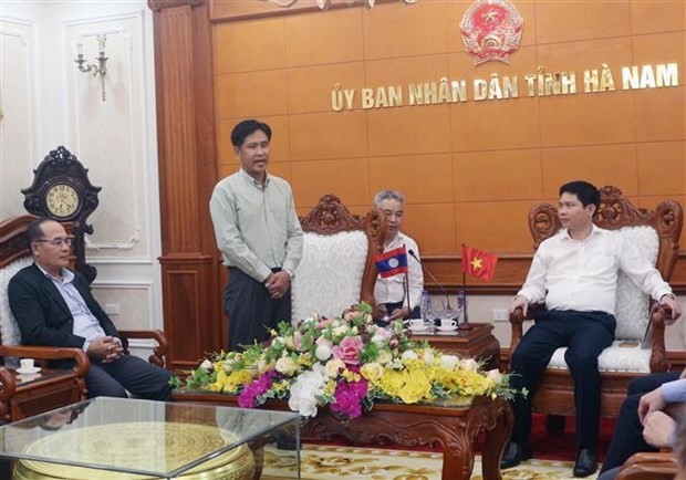 Delegación del Ministerio de Justicia de Laos visita provincia vietnamita de Ha Nam - ảnh 1