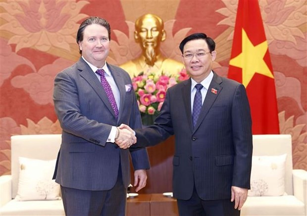 Presidente del Parlamento vietnamita recibe a embajadores de Canadá y Estados Unidos - ảnh 2