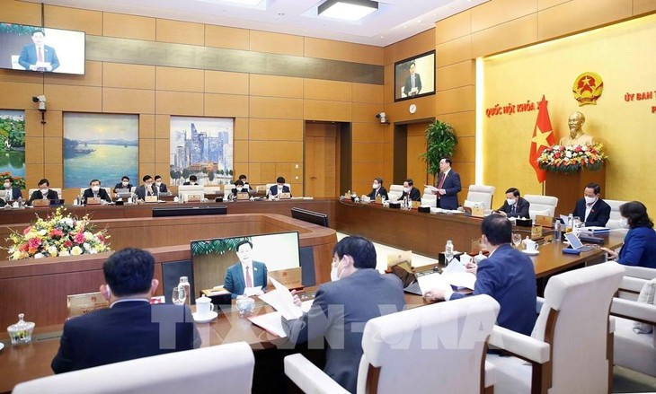 Inauguran la XVI reunión del Comité Permanente de la Asamblea Nacional de Vietnam - ảnh 1